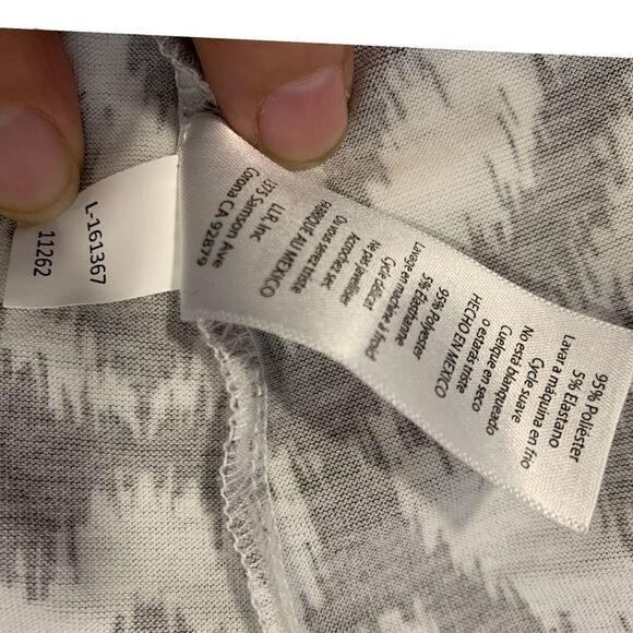 $5 ADD ON ITEM 3/4th sleeve lularoe 2x t-shirt - Picture 12 of 13